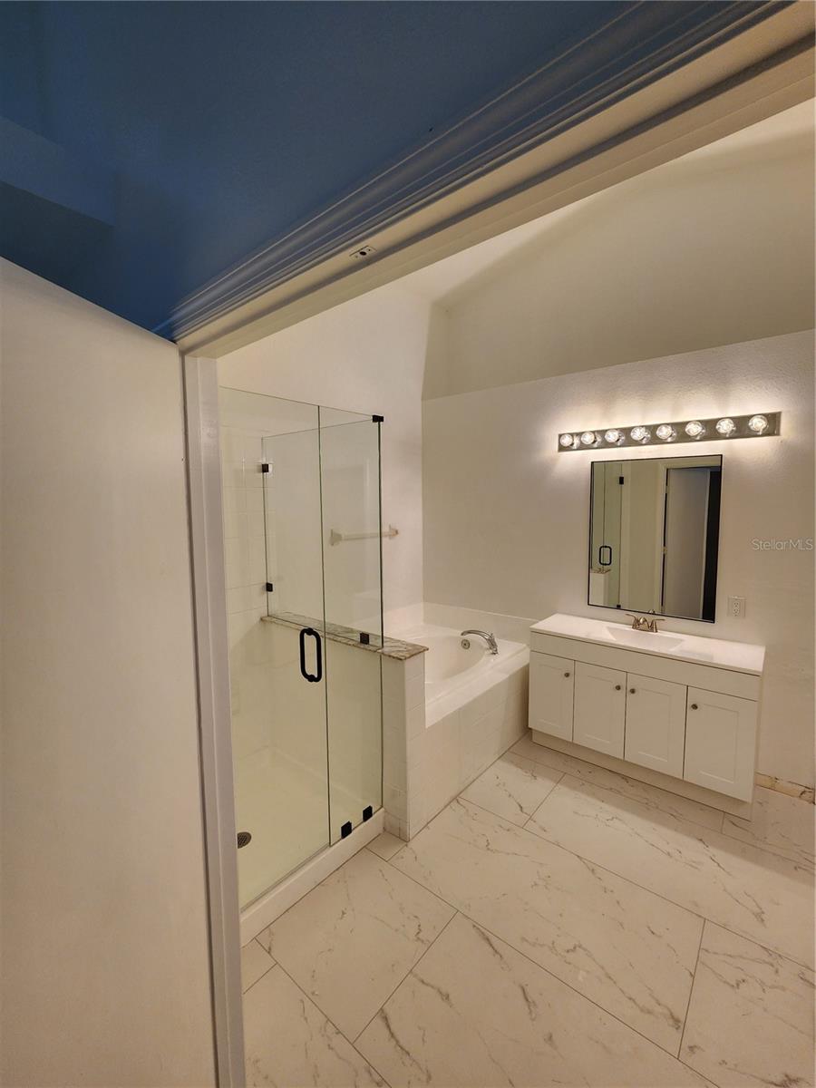 5704 GRINDSTONE LOOP — photo 23
