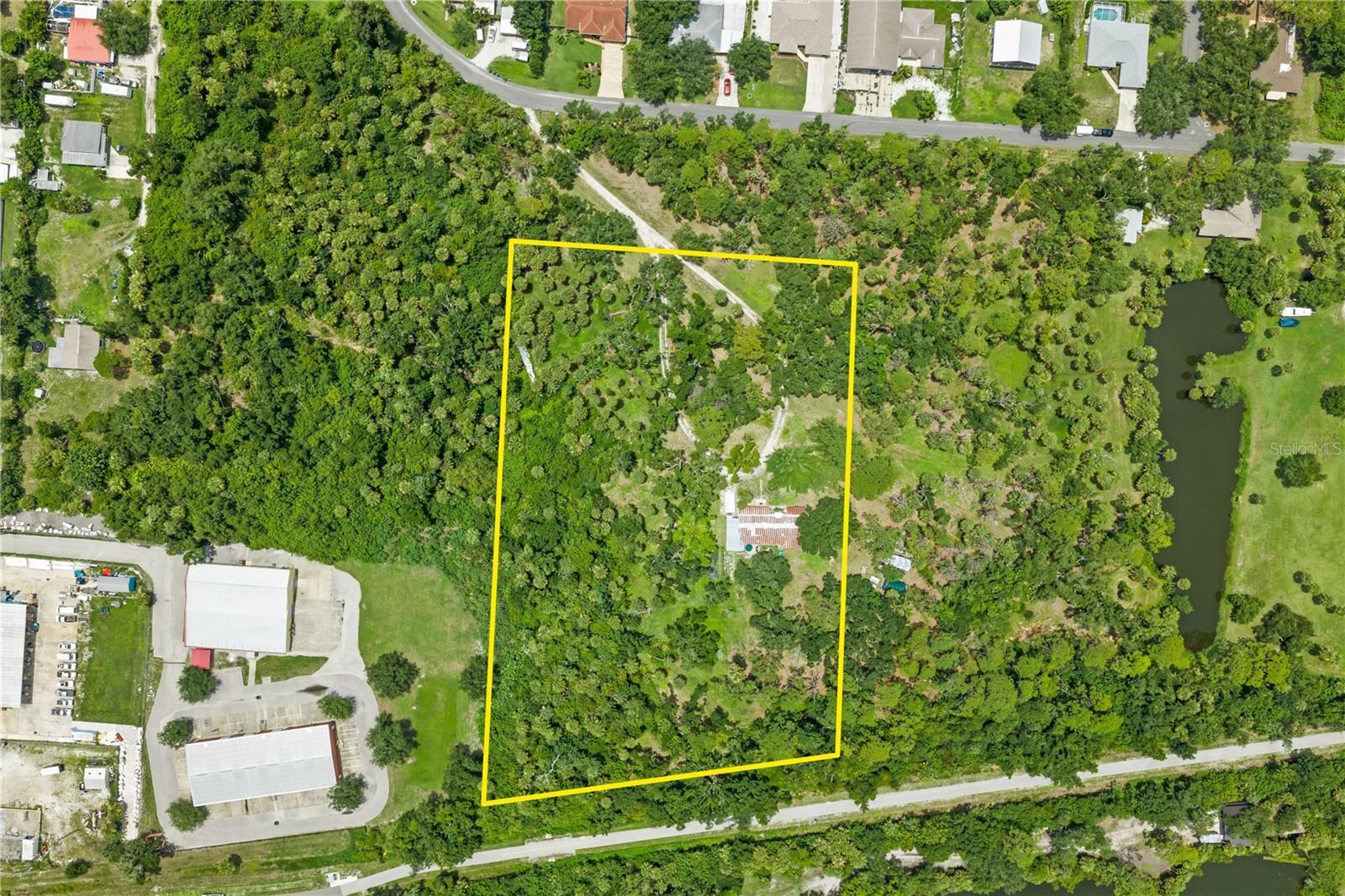 1210 TWIN LAKES AVE — photo 4
