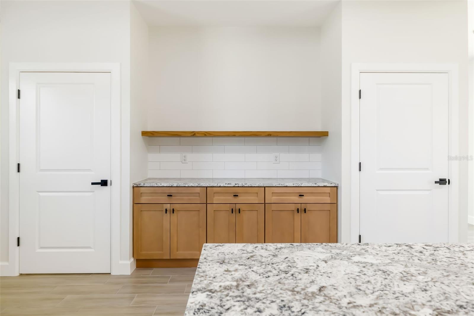 118 RUBY AVE N — photo 14