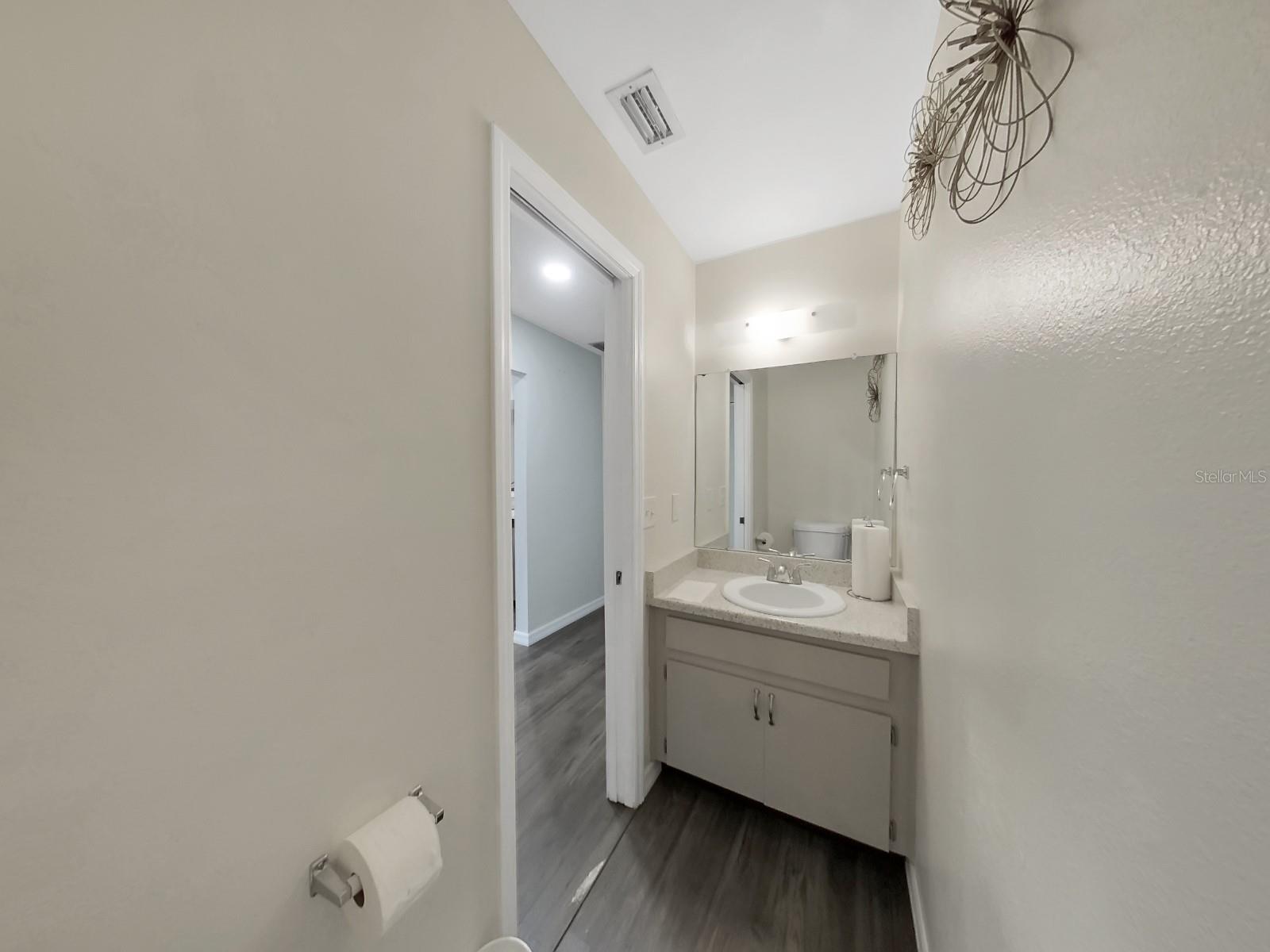7805 AMBERLEA CT — photo 10