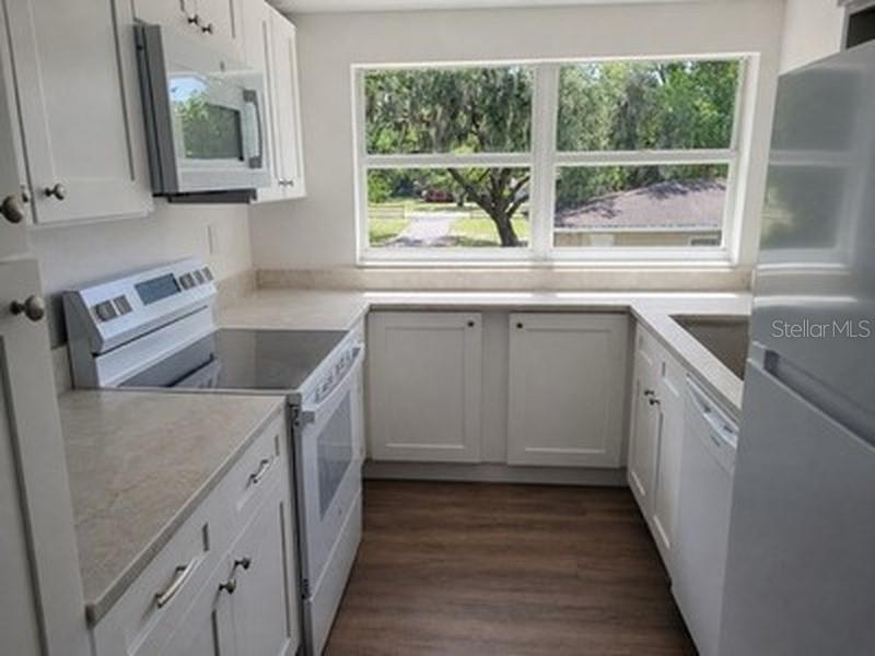 3425 HOLLAND DR — photo 3