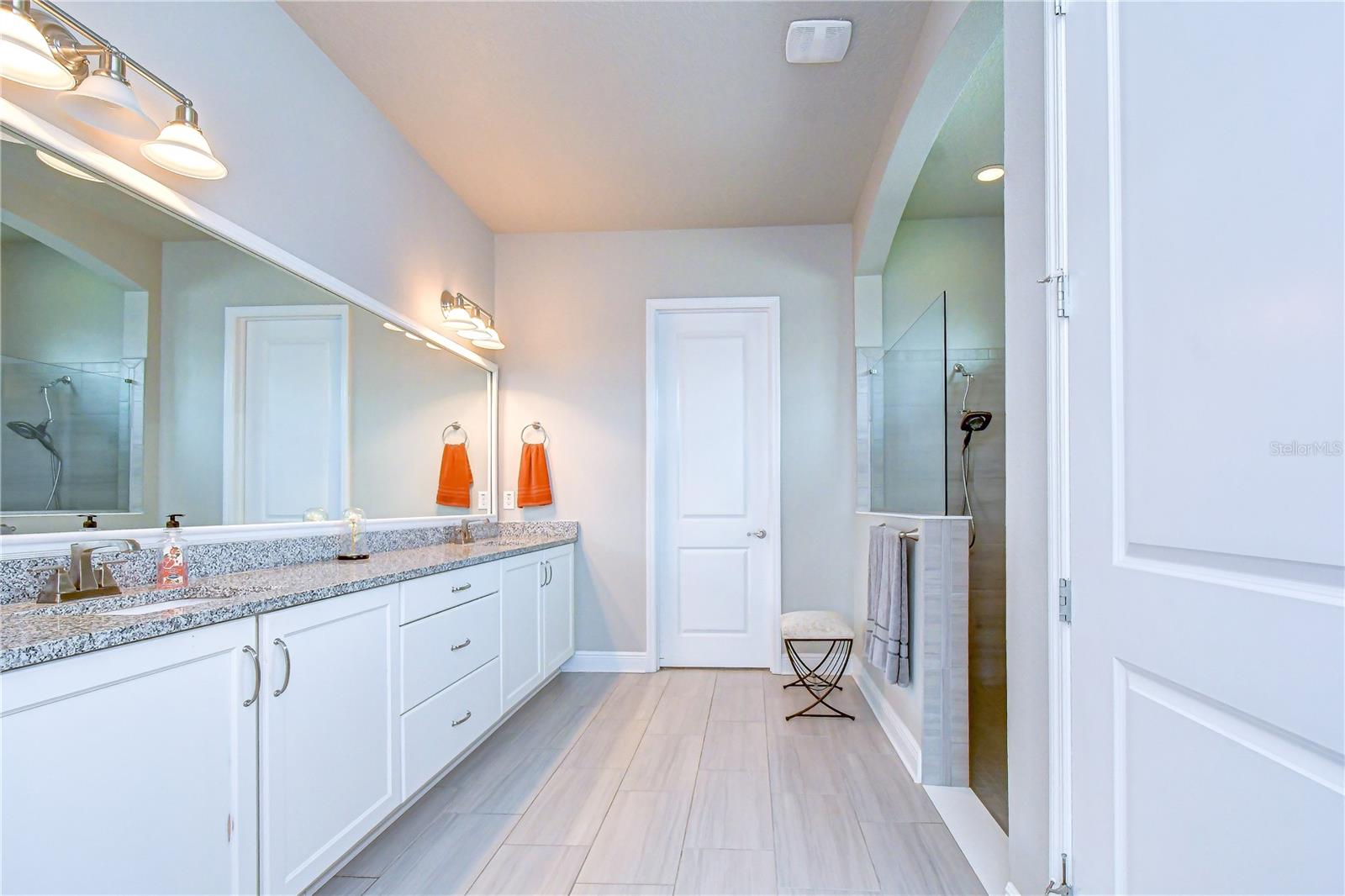 14014 SWALLOW HILL DR — photo 18