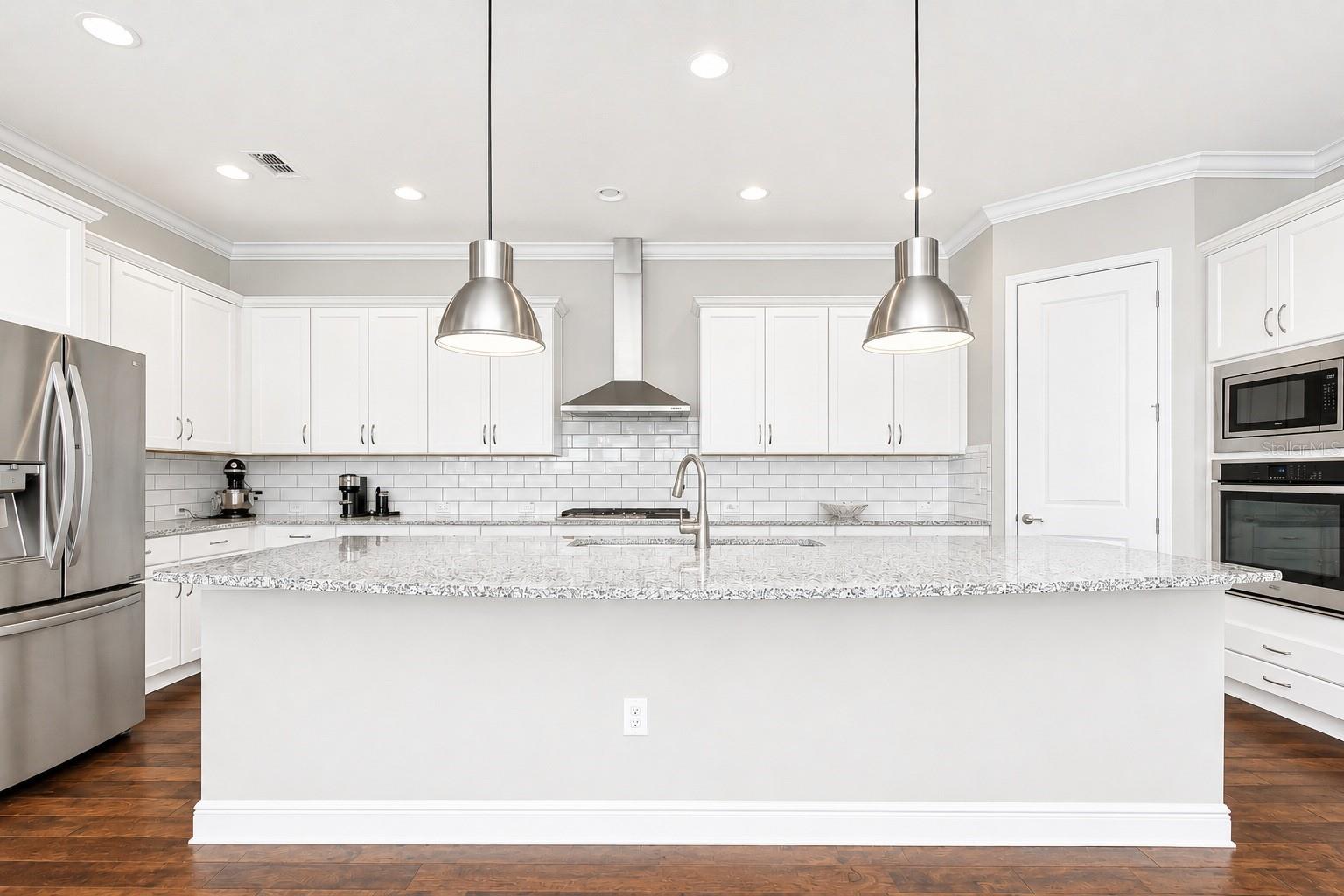14014 SWALLOW HILL DR — photo 9