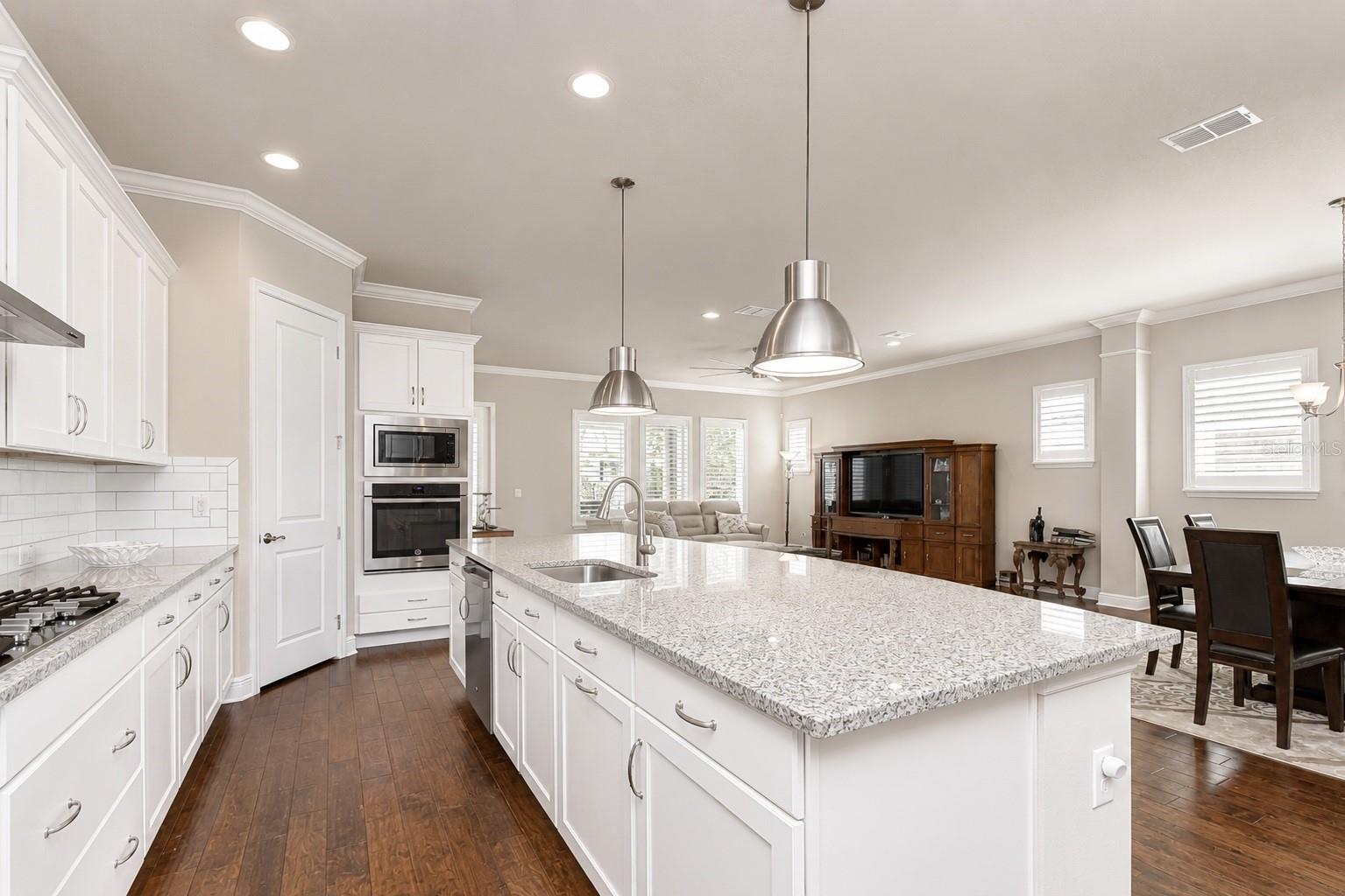 14014 SWALLOW HILL DR — photo 11