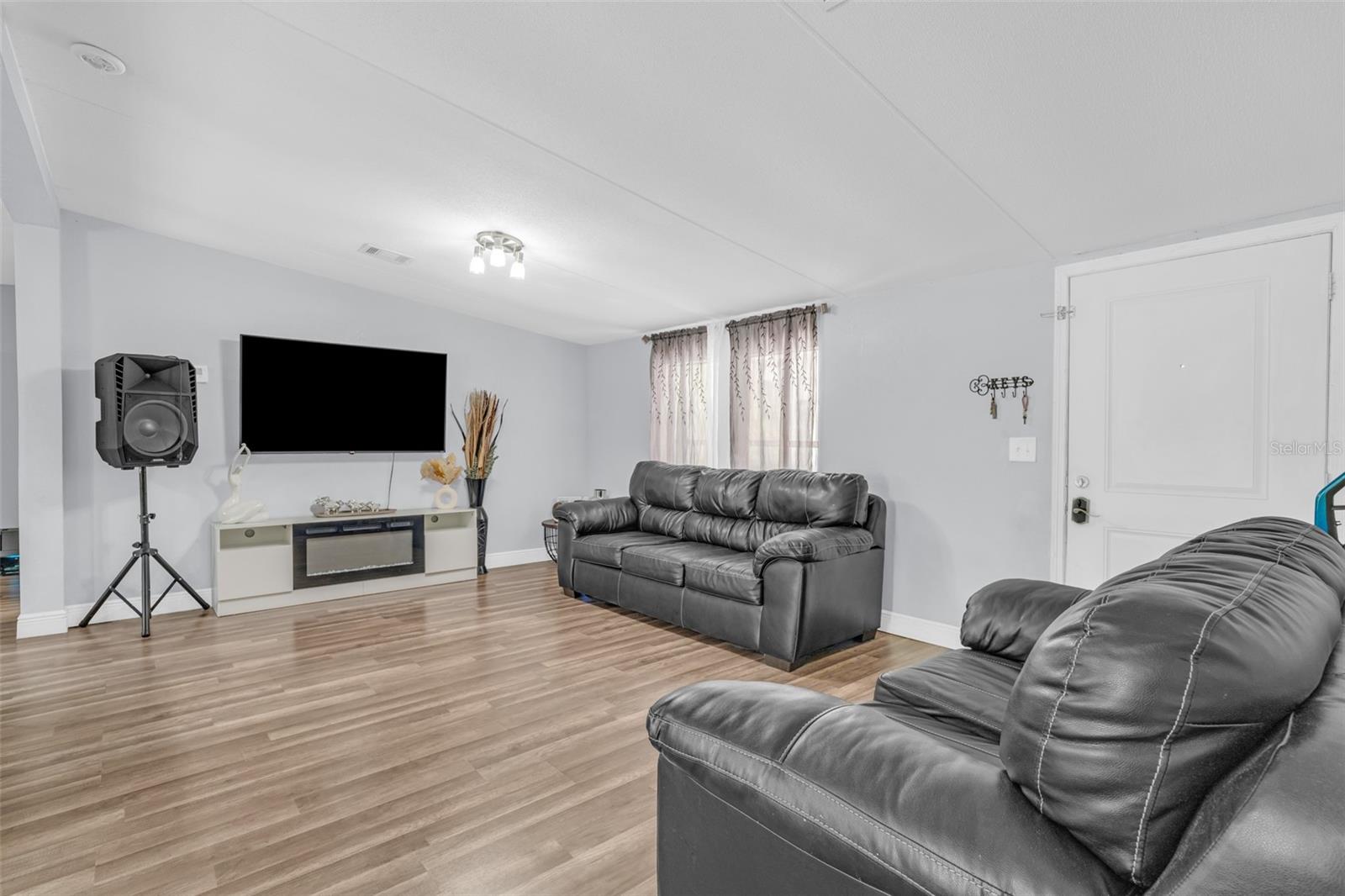 15816 NORTHGATE LN — photo 11