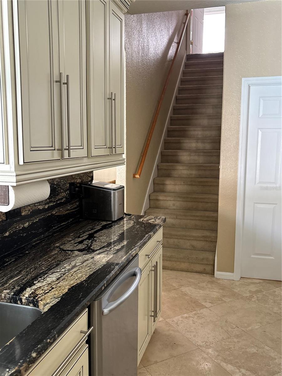 10761 BANFIELD DR — photo 40