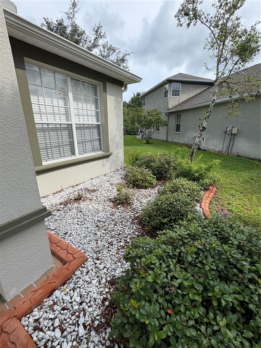 10761 BANFIELD DR — photo 4
