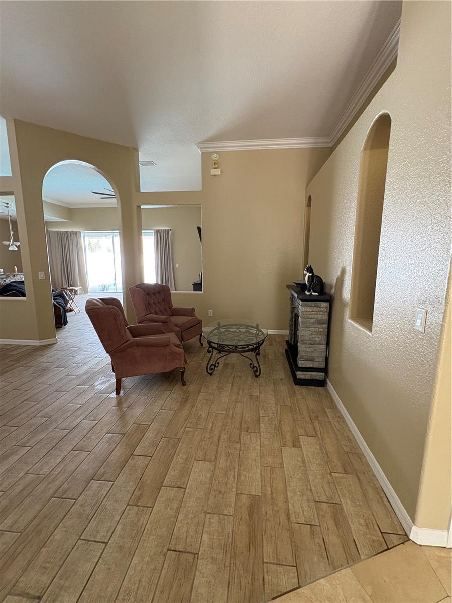 10761 BANFIELD DR — photo 10