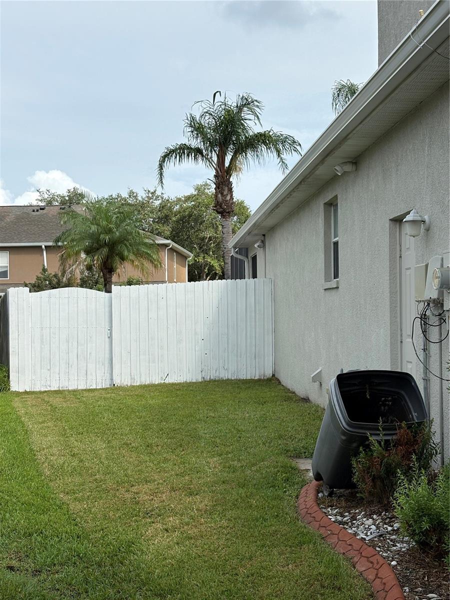 10761 BANFIELD DR — photo 3