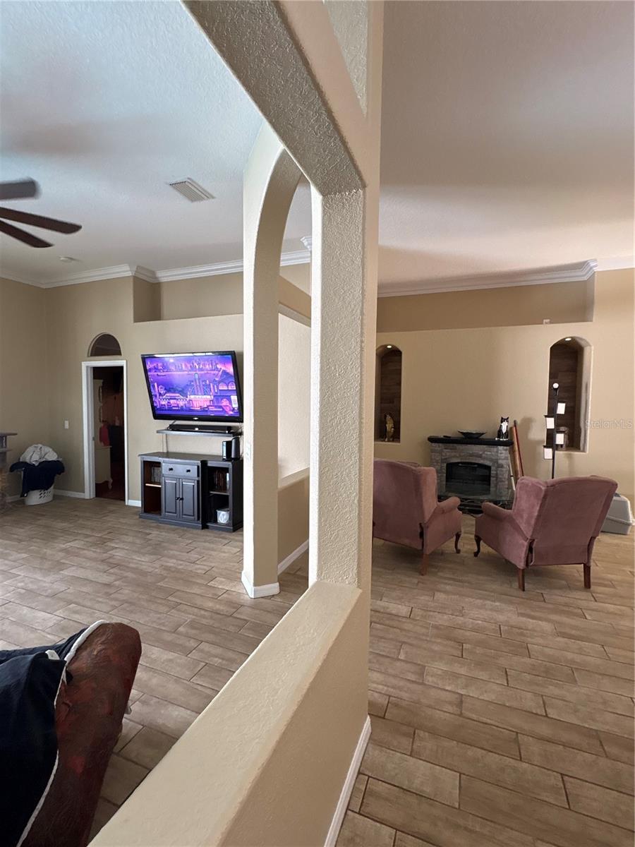 10761 BANFIELD DR — photo 13