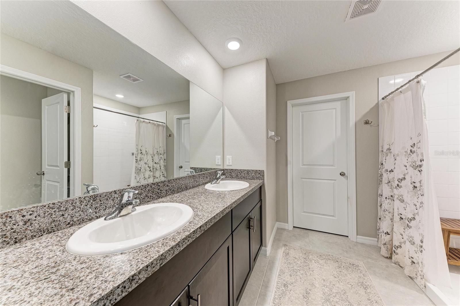 5512 OLANO ST — photo 37
