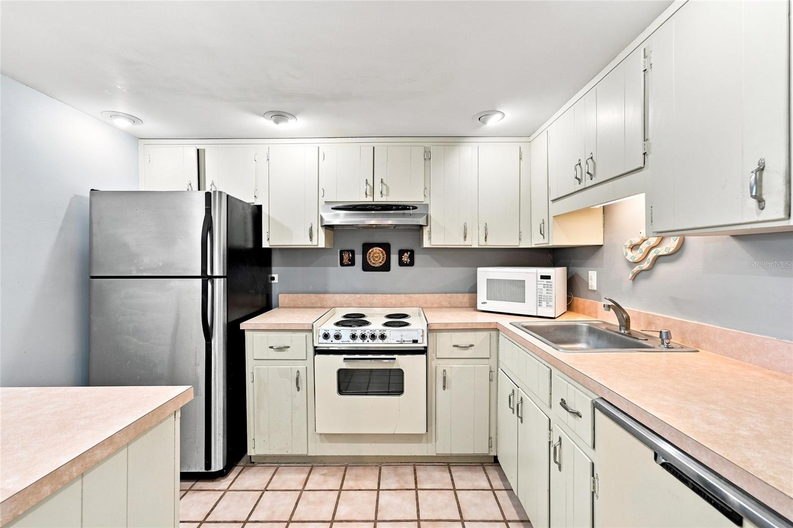 501 PLAZA SEVILLE CT #2 — photo 13