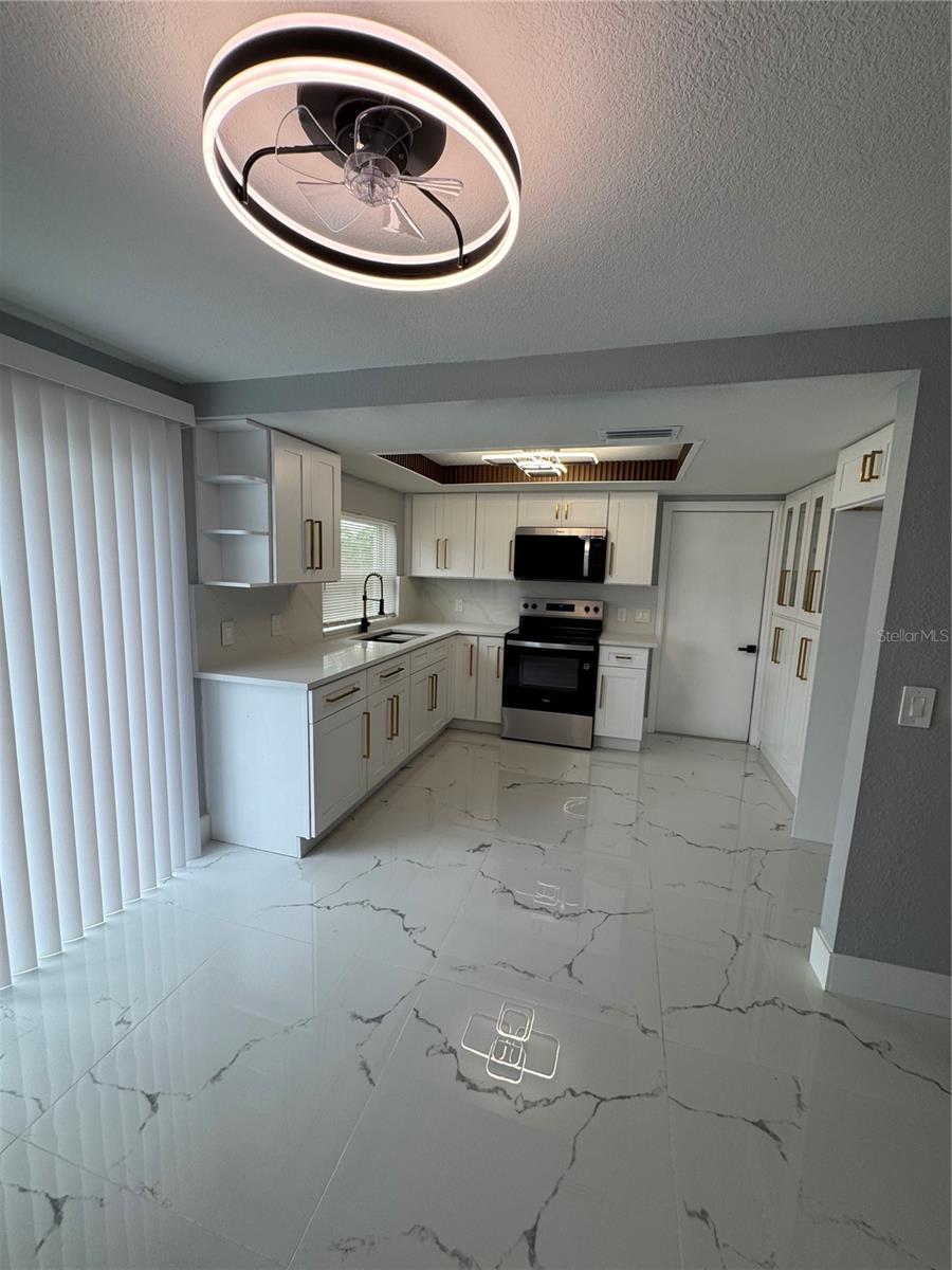 6205 WESTPORT DR — photo 4