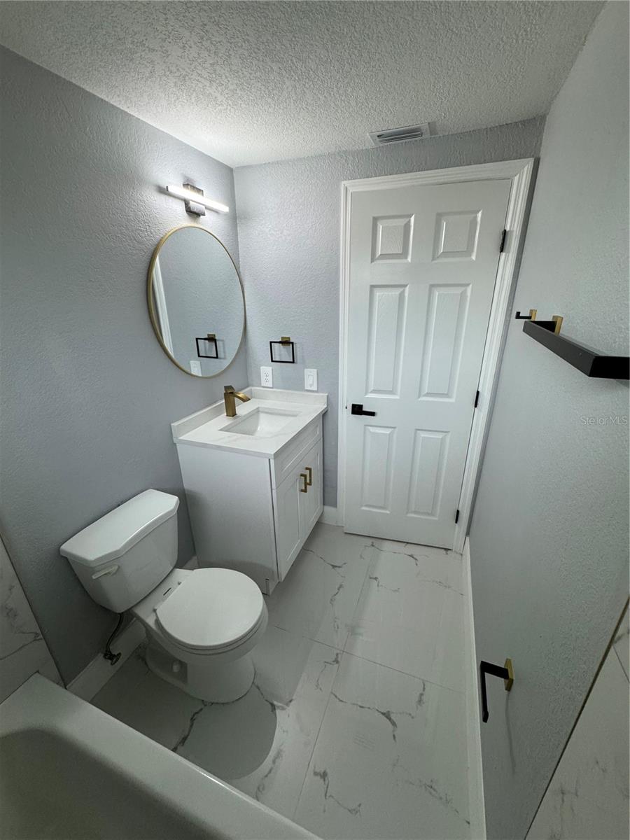 6205 WESTPORT DR — photo 9