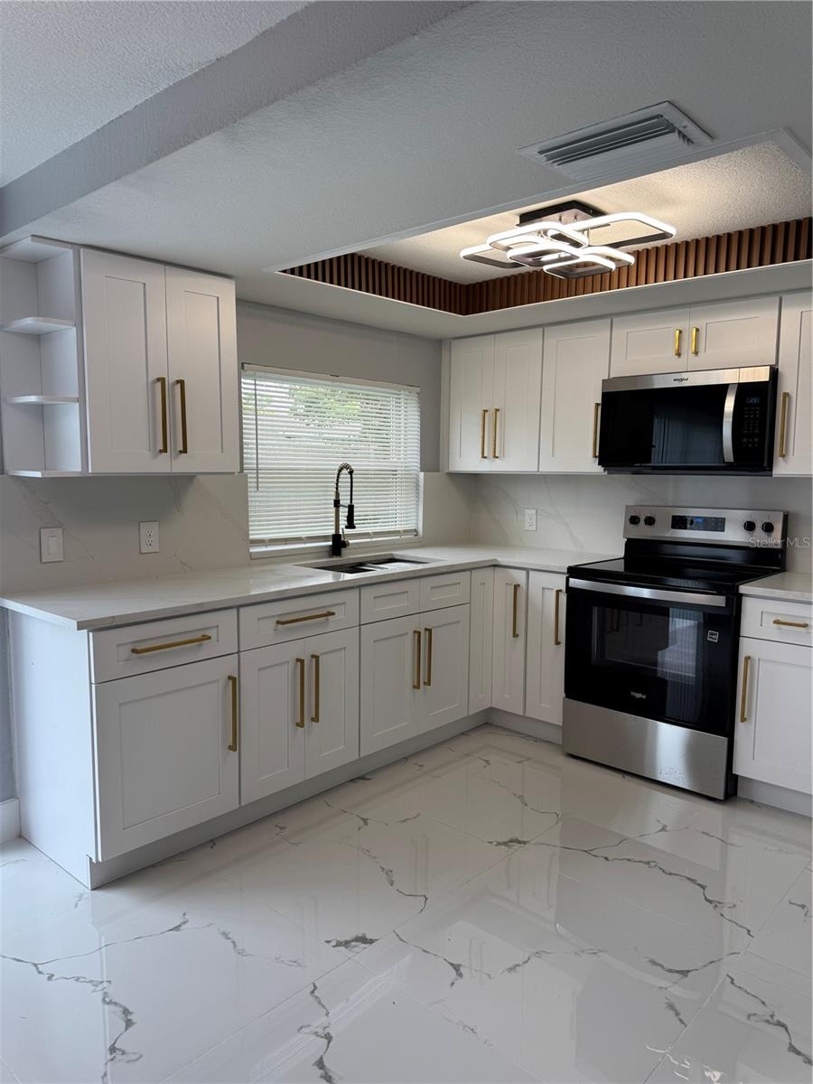 6205 WESTPORT DR — photo 5