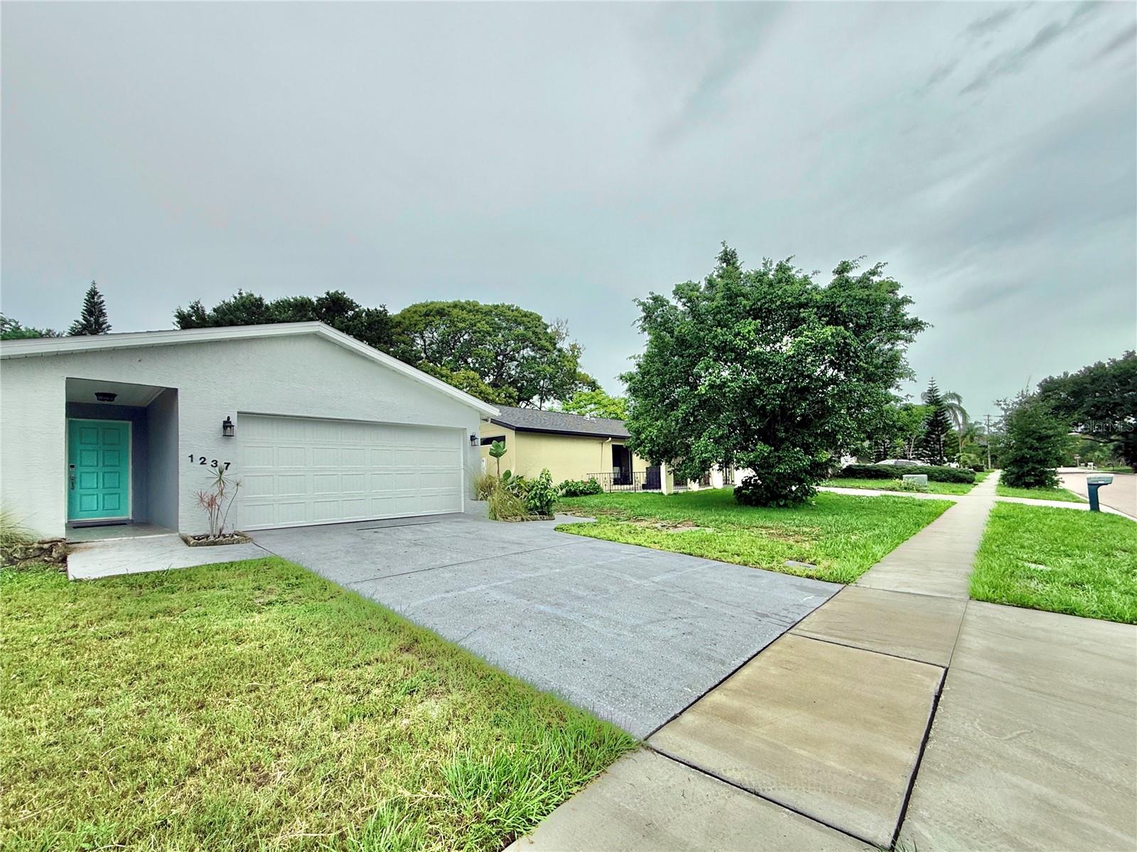 1237 LOTUS PATH — photo 29