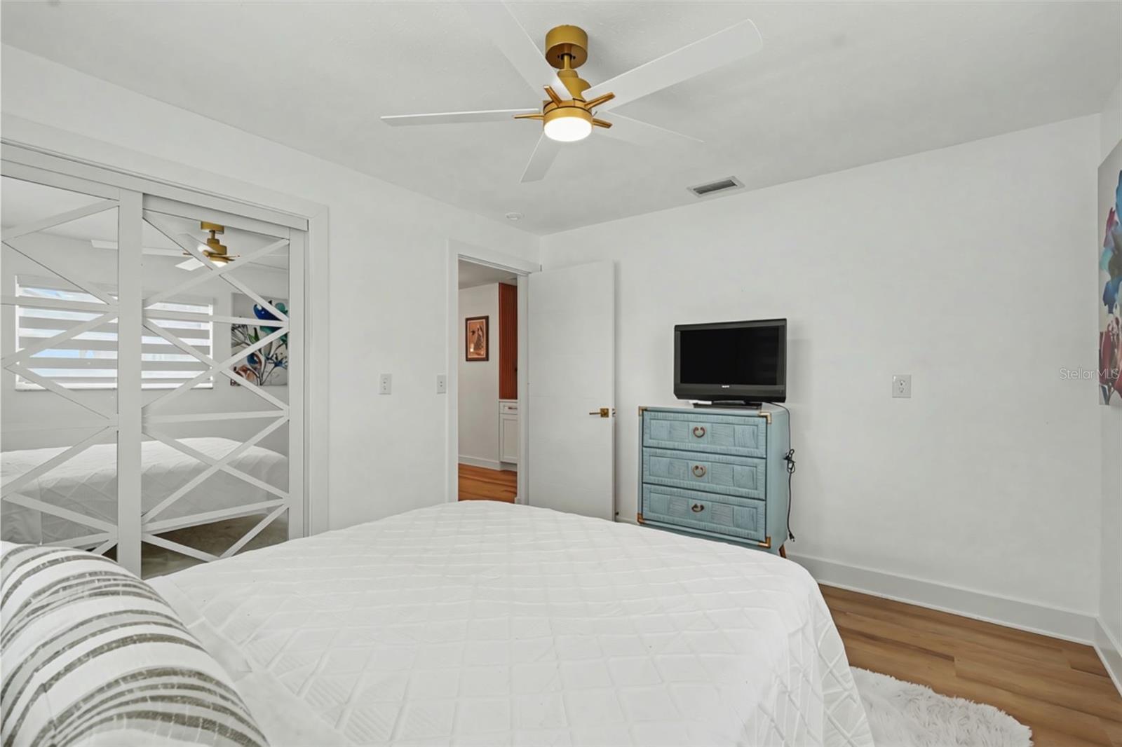 1927 SHORE ACRES BLVD NE — photo 17
