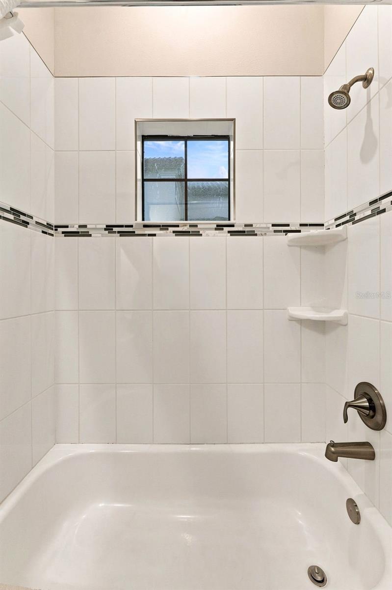 10370 MEADOWRUN DR — photo 43