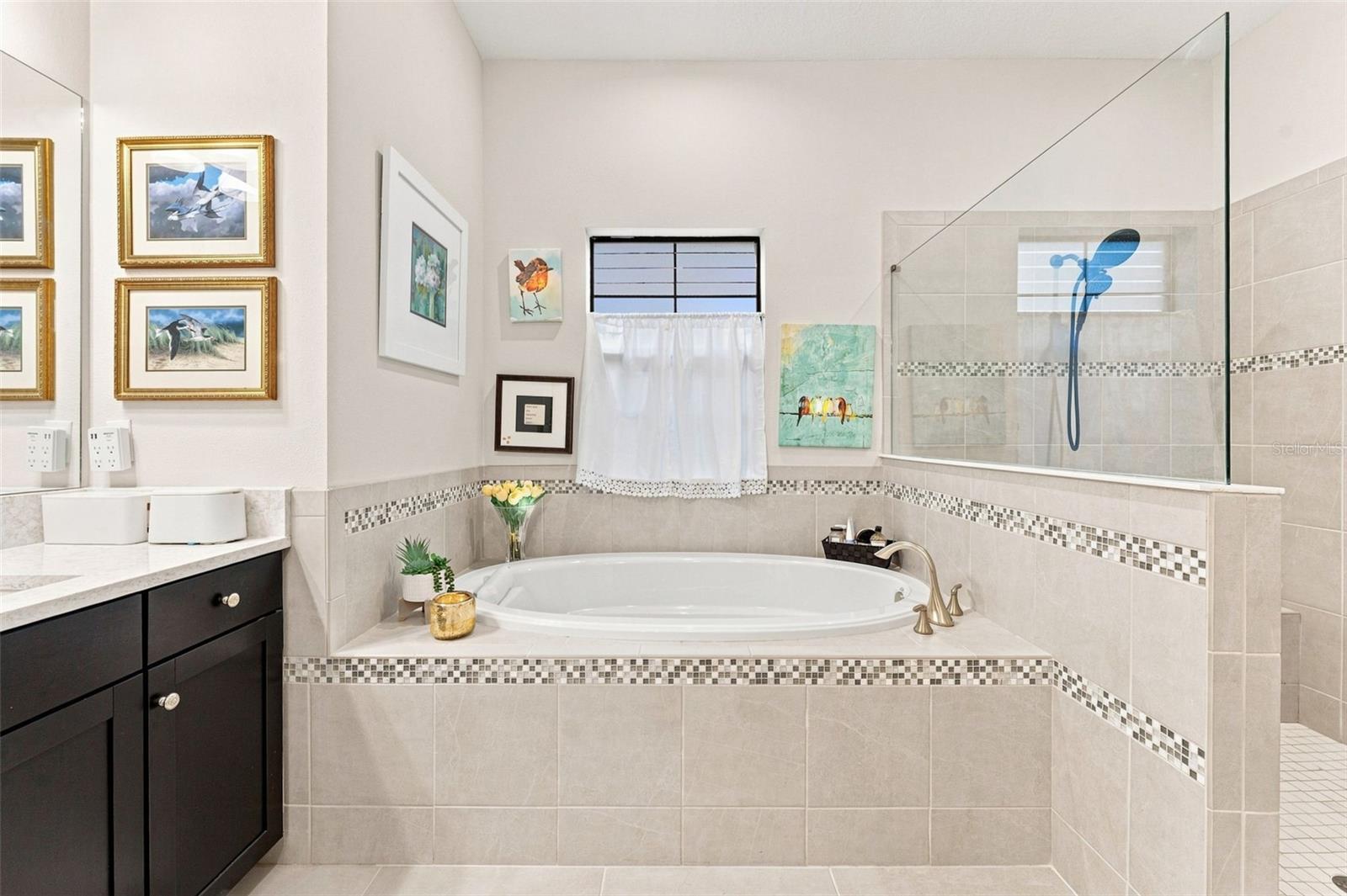 10370 MEADOWRUN DR — photo 27