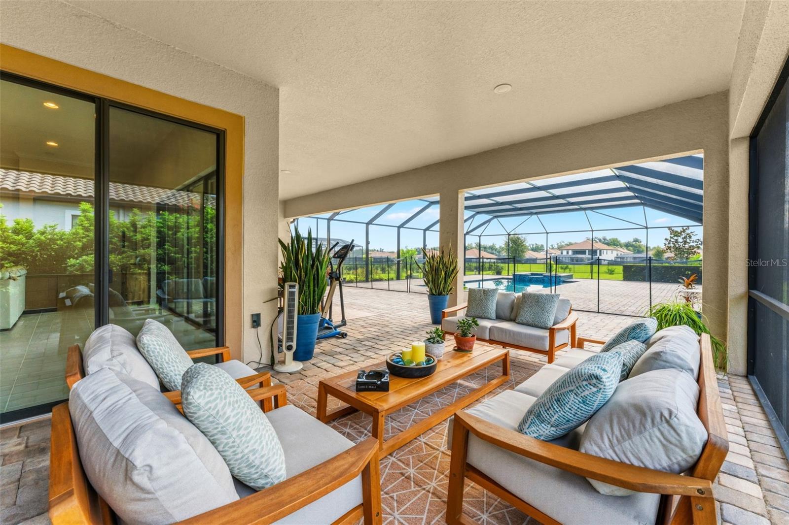 10370 MEADOWRUN DR — photo 60