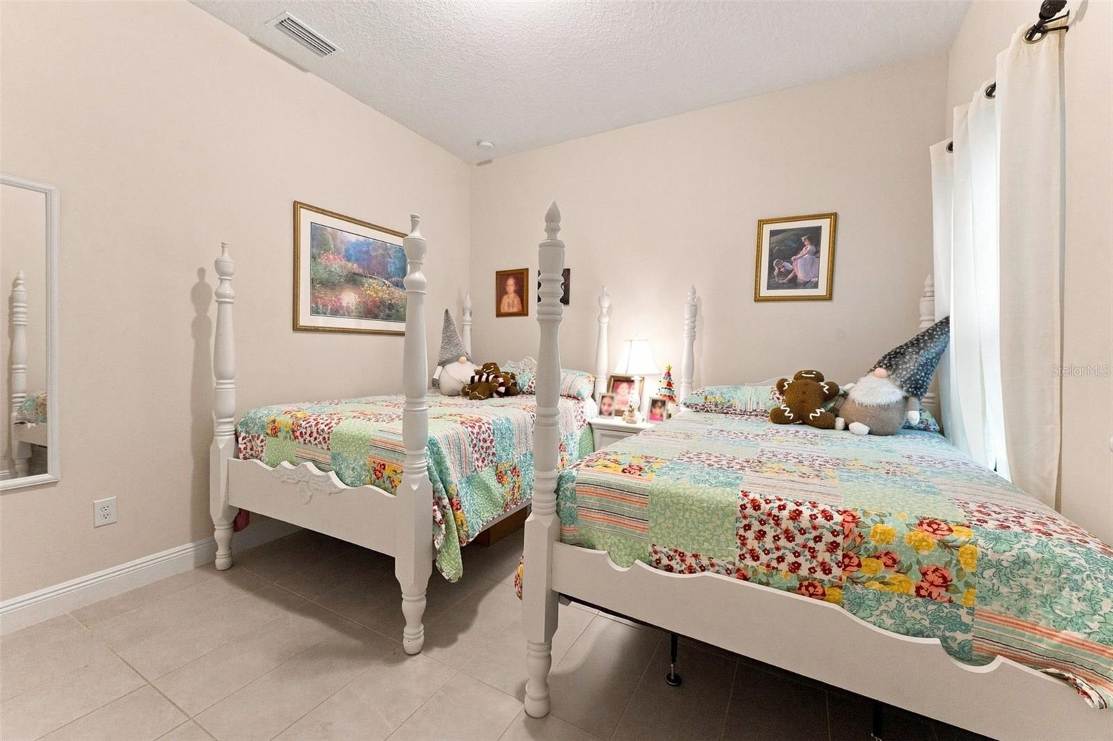 10370 MEADOWRUN DR — photo 37