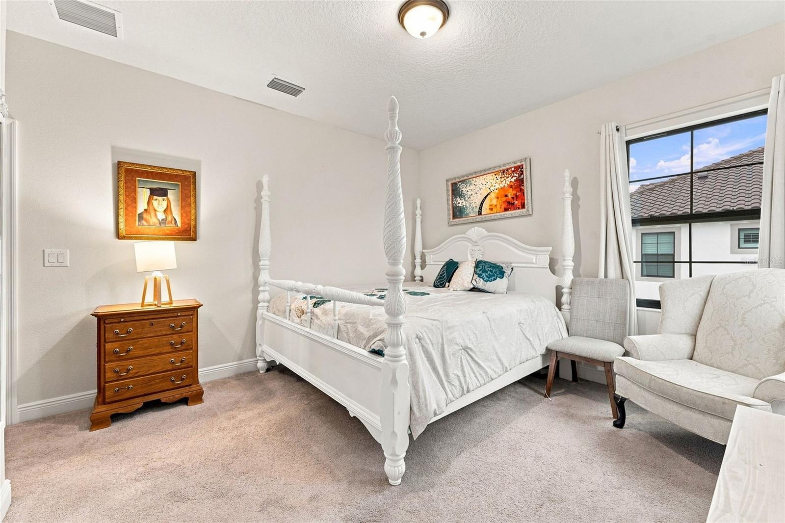 10370 MEADOWRUN DR — photo 32