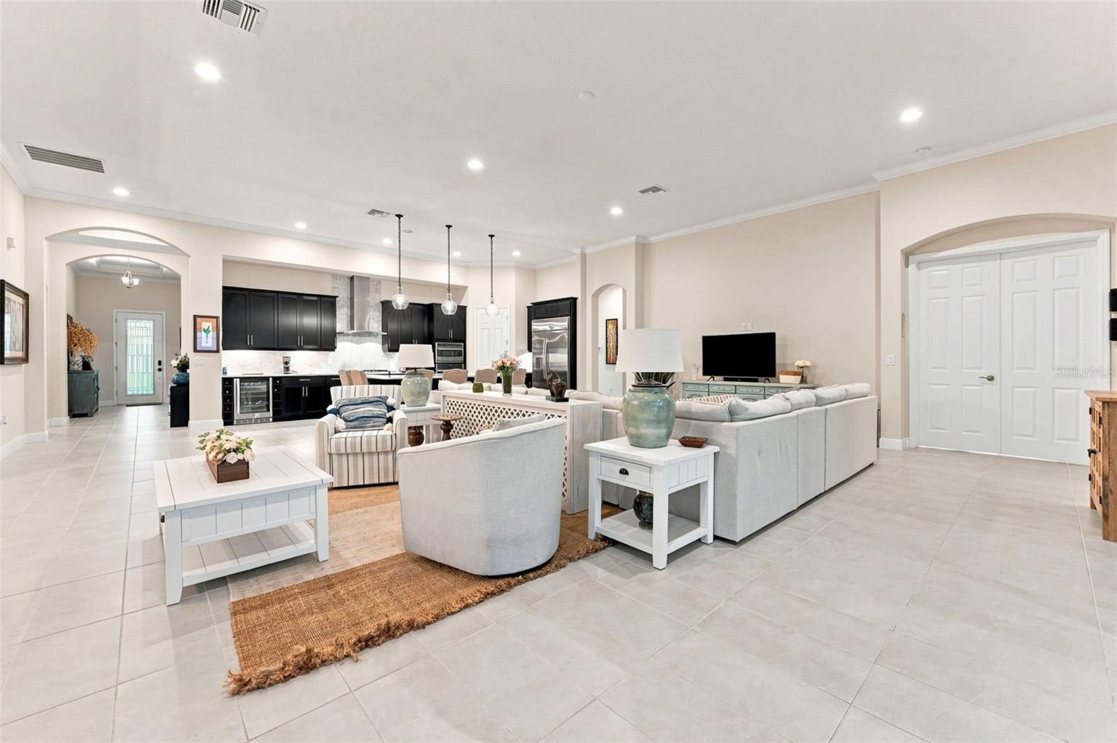 10370 MEADOWRUN DR — photo 10