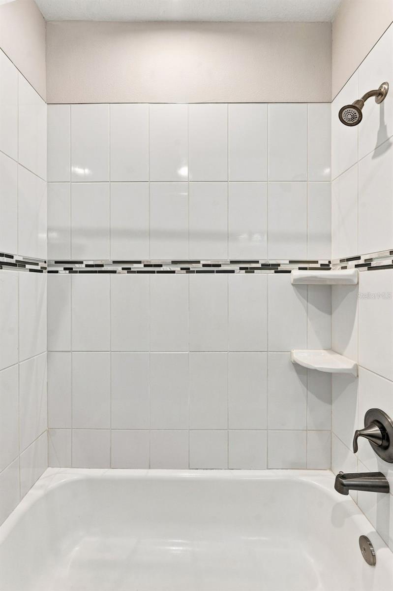 10370 MEADOWRUN DR — photo 35