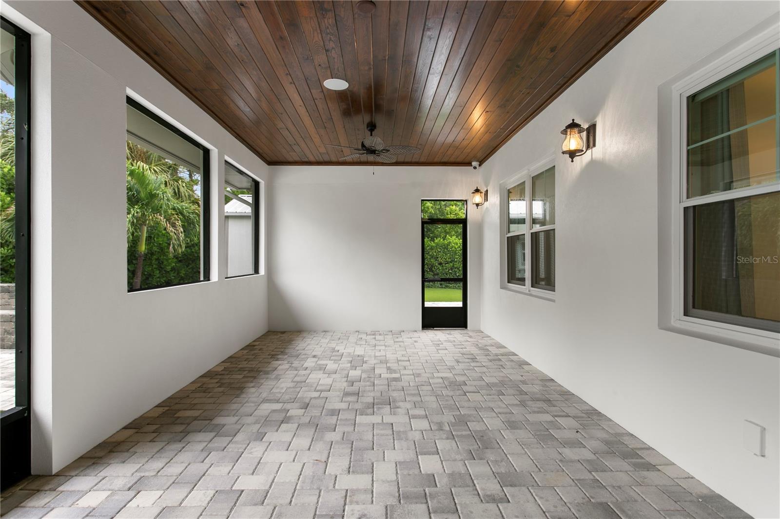1009 S MORRISON CT — photo 41
