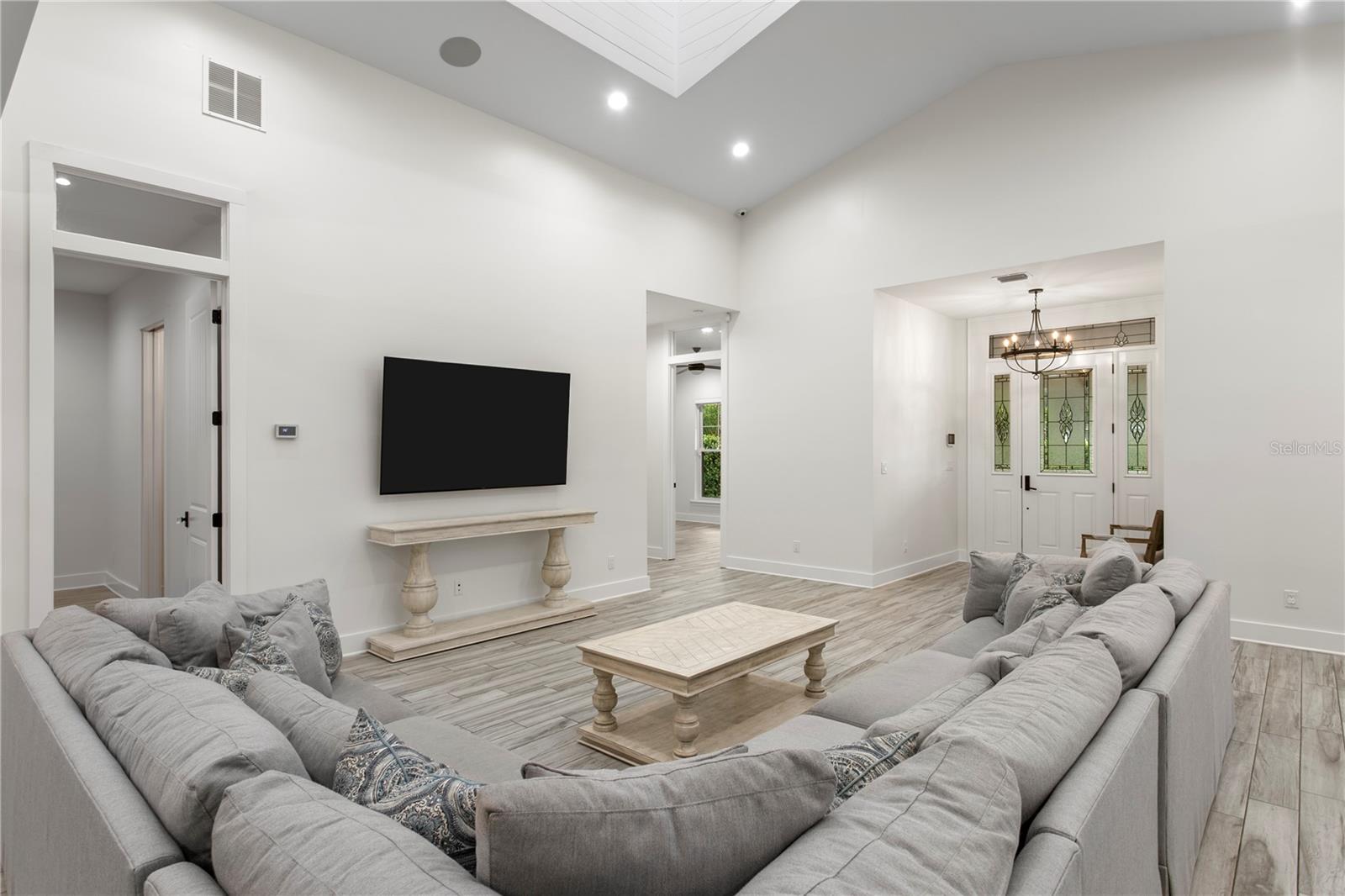 1009 S MORRISON CT — photo 9