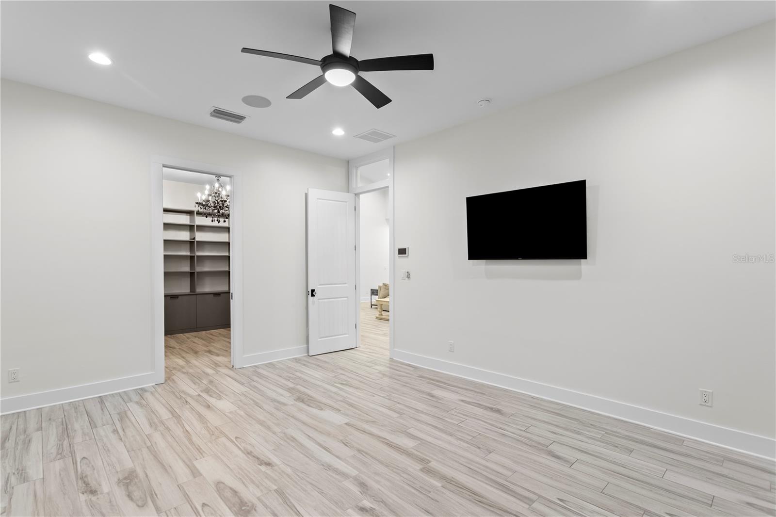 1009 S MORRISON CT — photo 23