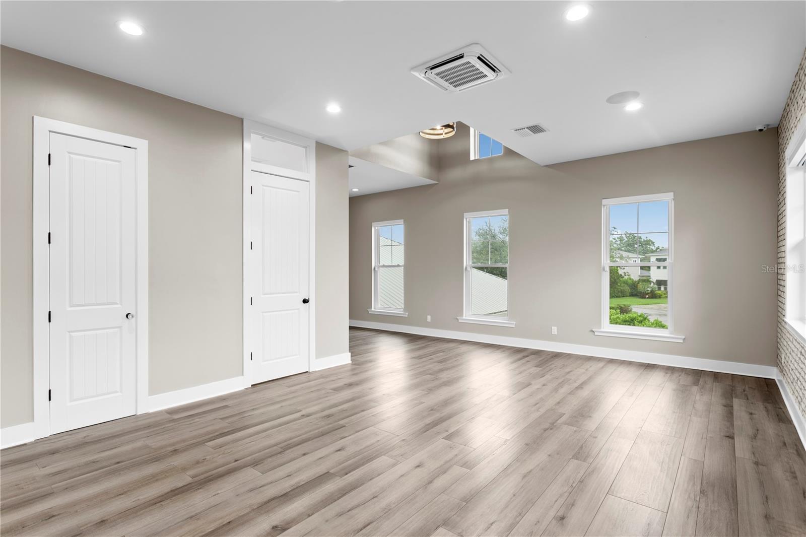 1009 S MORRISON CT — photo 34