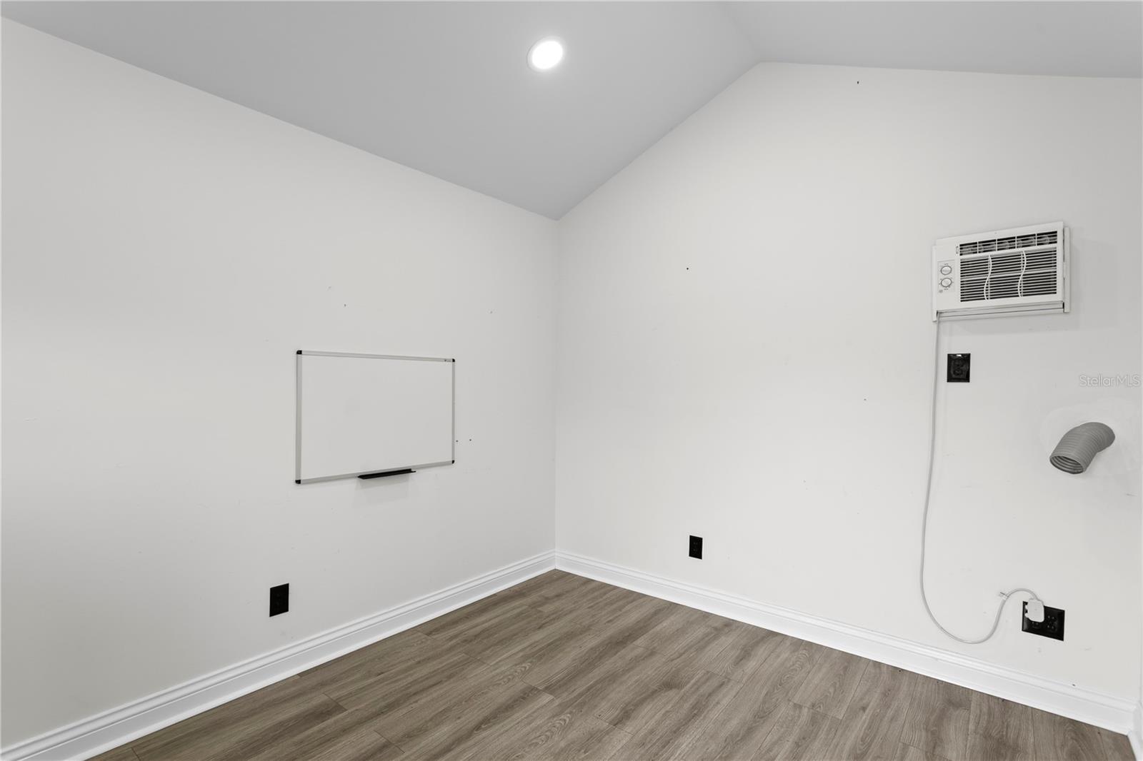 1009 S MORRISON CT — photo 53