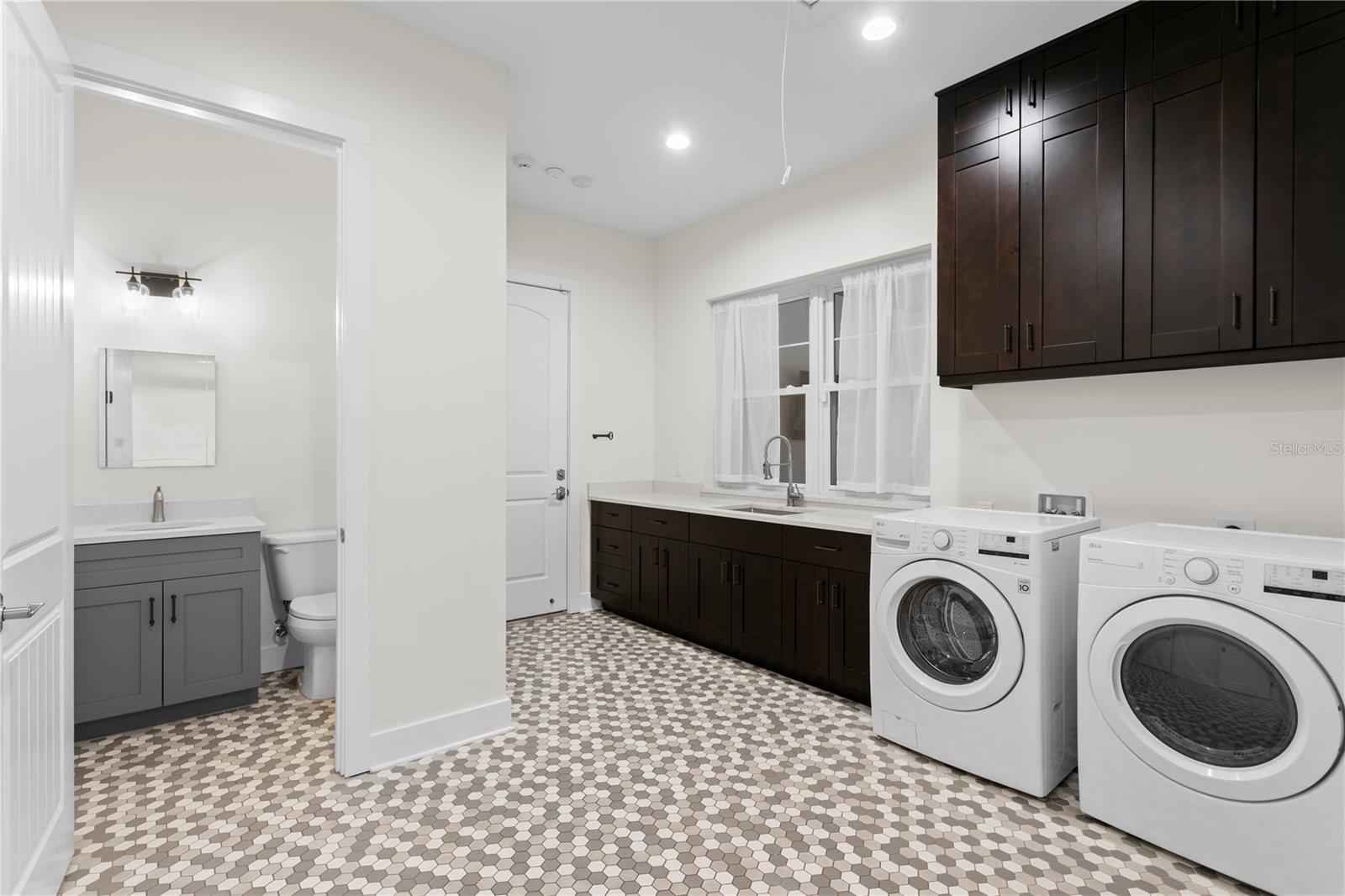 1009 S MORRISON CT — photo 20