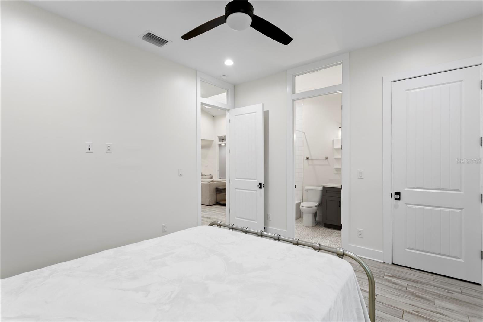 1009 S MORRISON CT — photo 30