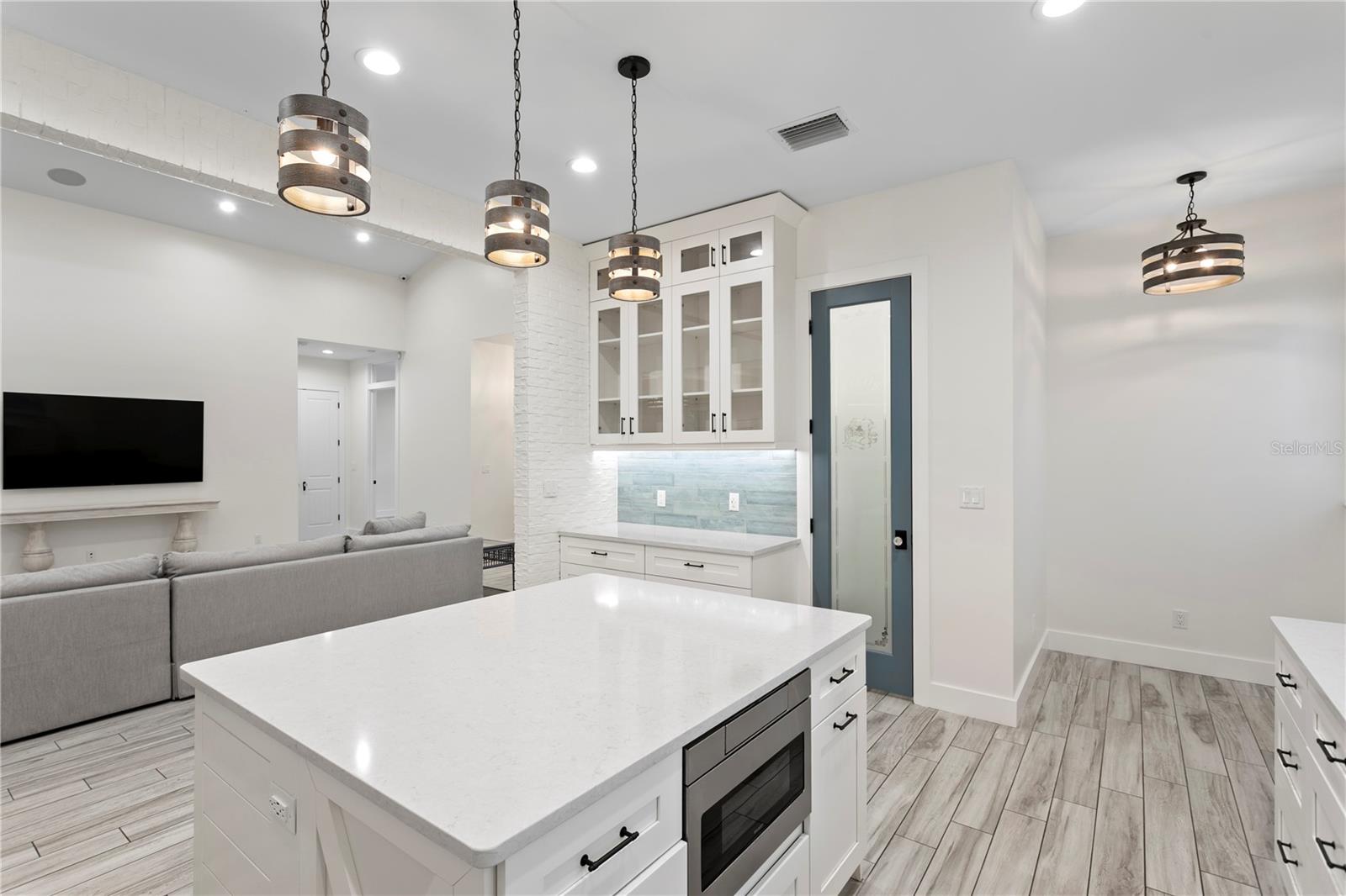 1009 S MORRISON CT — photo 16