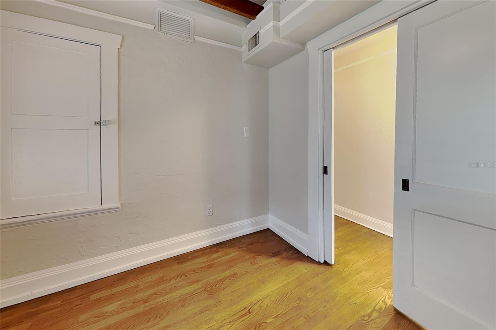 807 1/2 S FREMONT AVE ##Upper — photo 19