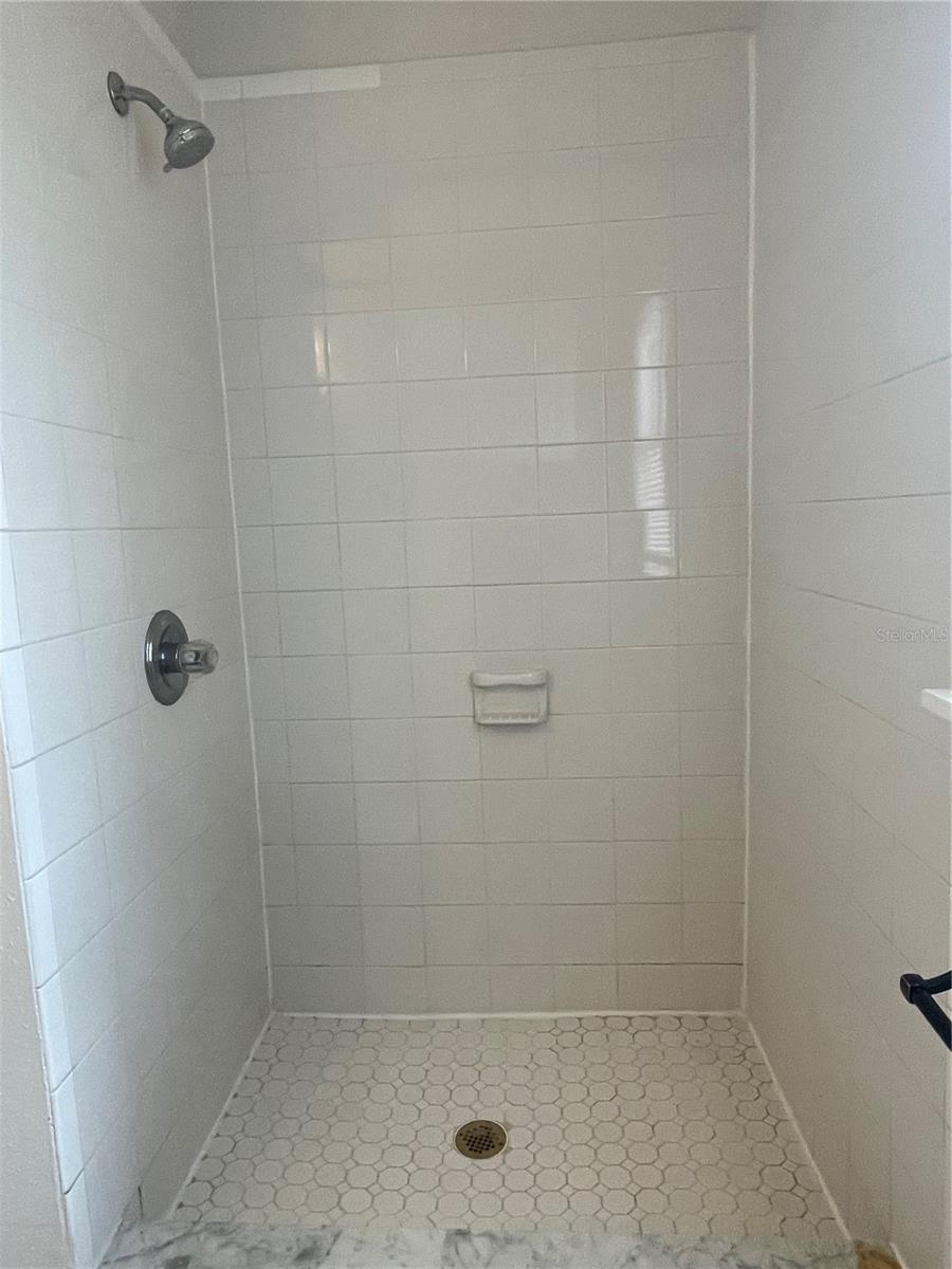 807 1/2 S FREMONT AVE ##Upper — photo 26