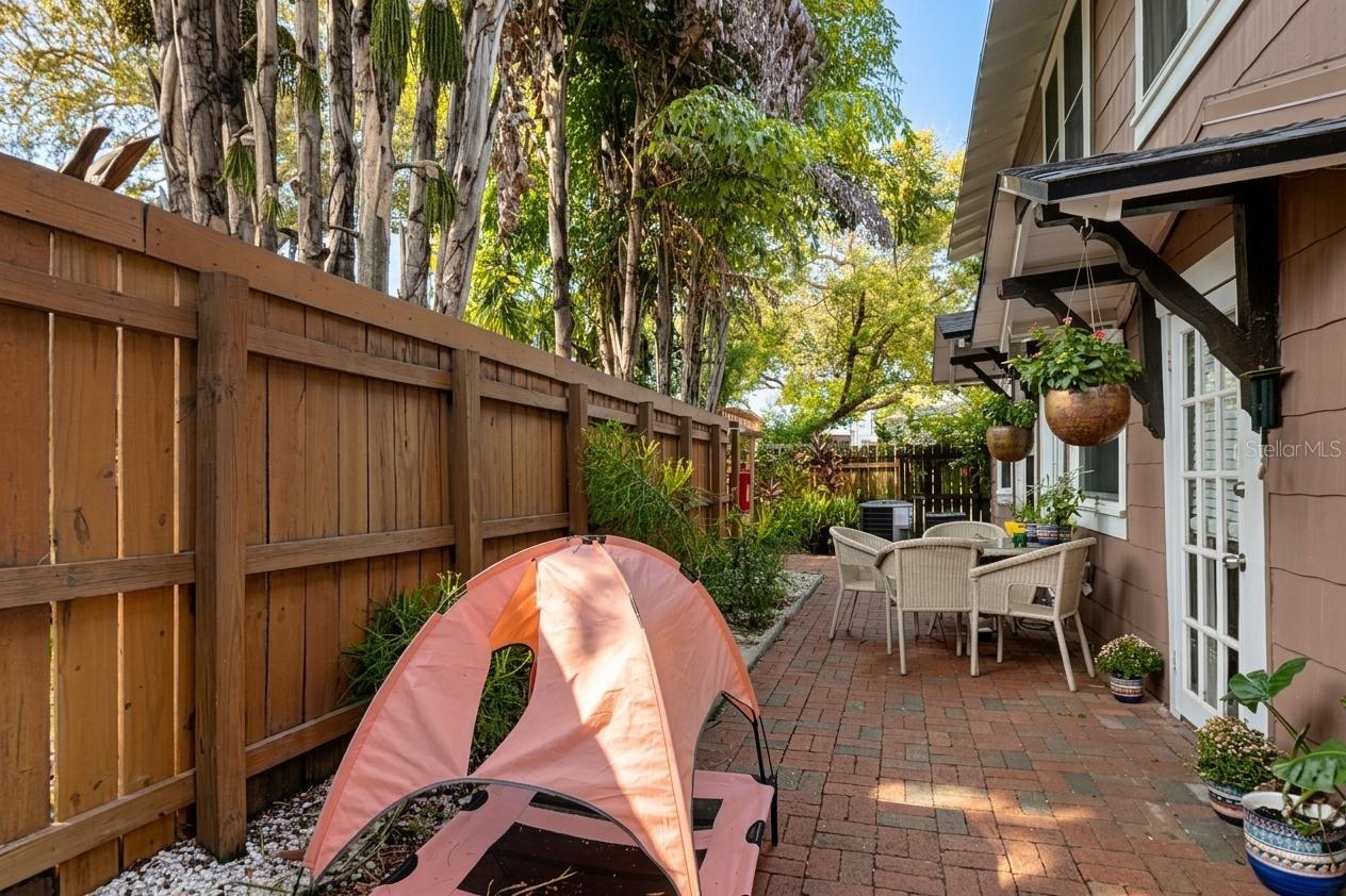 807 1/2 S FREMONT AVE ##Upper — photo 38