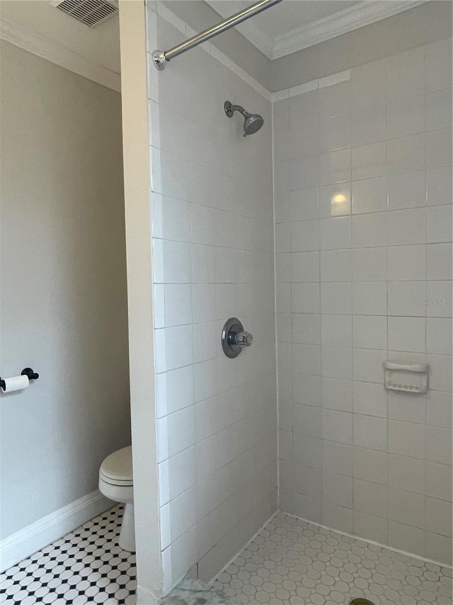 807 1/2 S FREMONT AVE ##Upper — photo 27