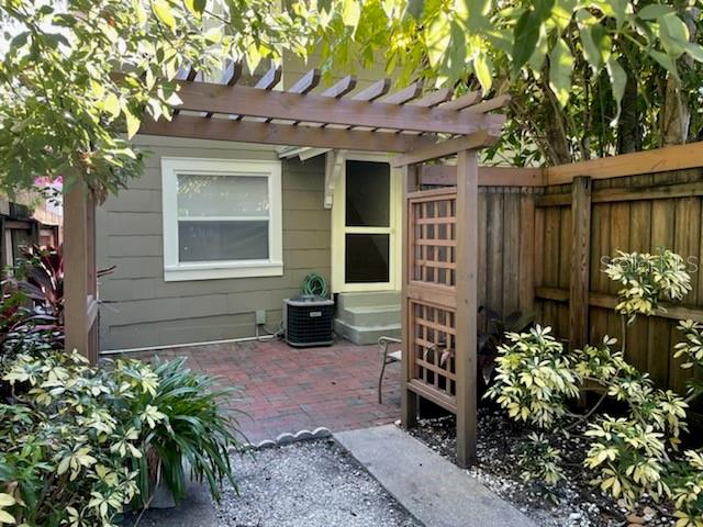 807 1/2 S FREMONT AVE ##Upper — photo 40