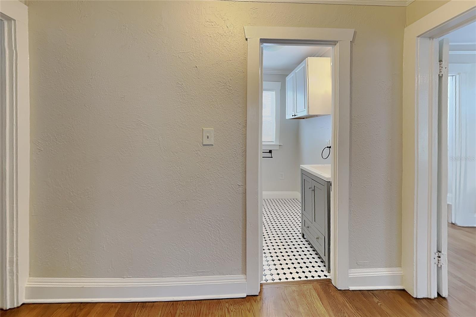 807 1/2 S FREMONT AVE ##Upper — photo 20