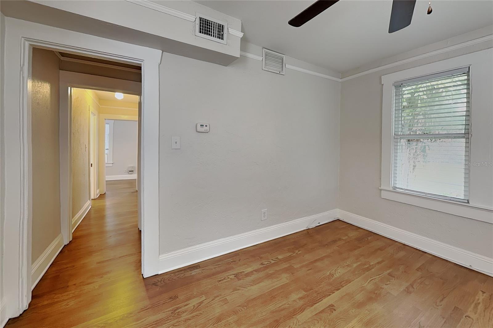 807 1/2 S FREMONT AVE ##Upper — photo 13