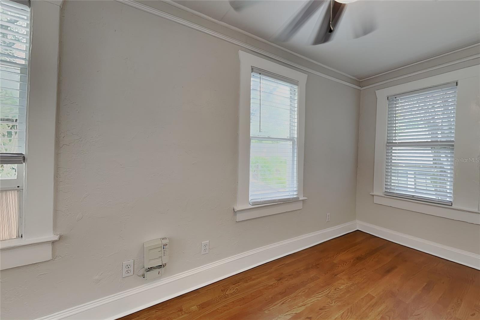 807 1/2 S FREMONT AVE ##Upper — photo 29