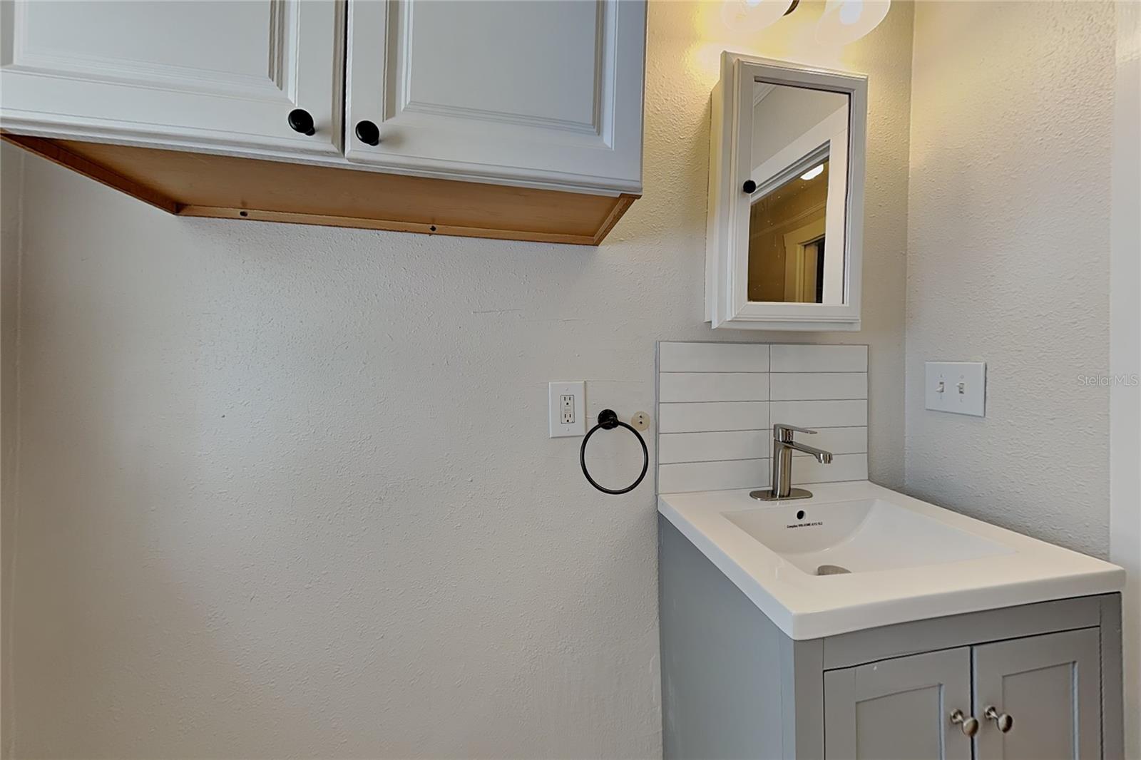 807 1/2 S FREMONT AVE ##Upper — photo 24