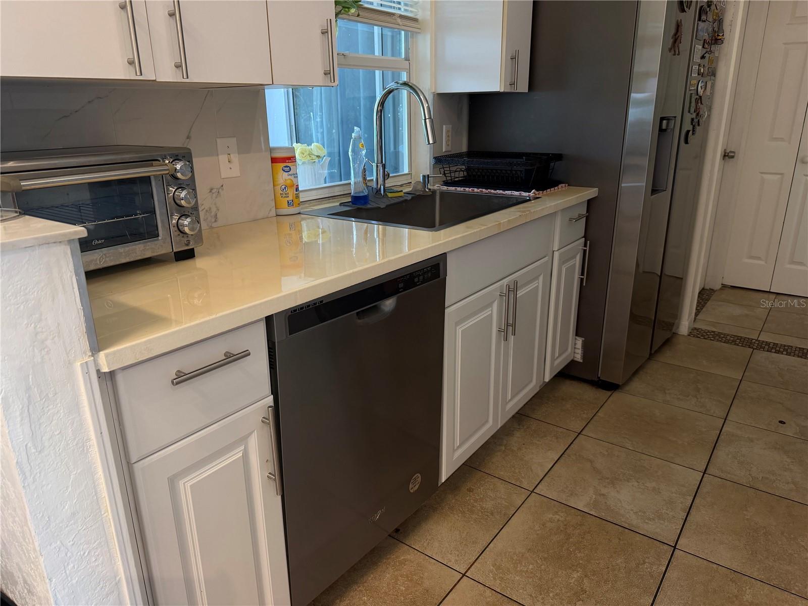 3824 HOLIN LN — photo 9