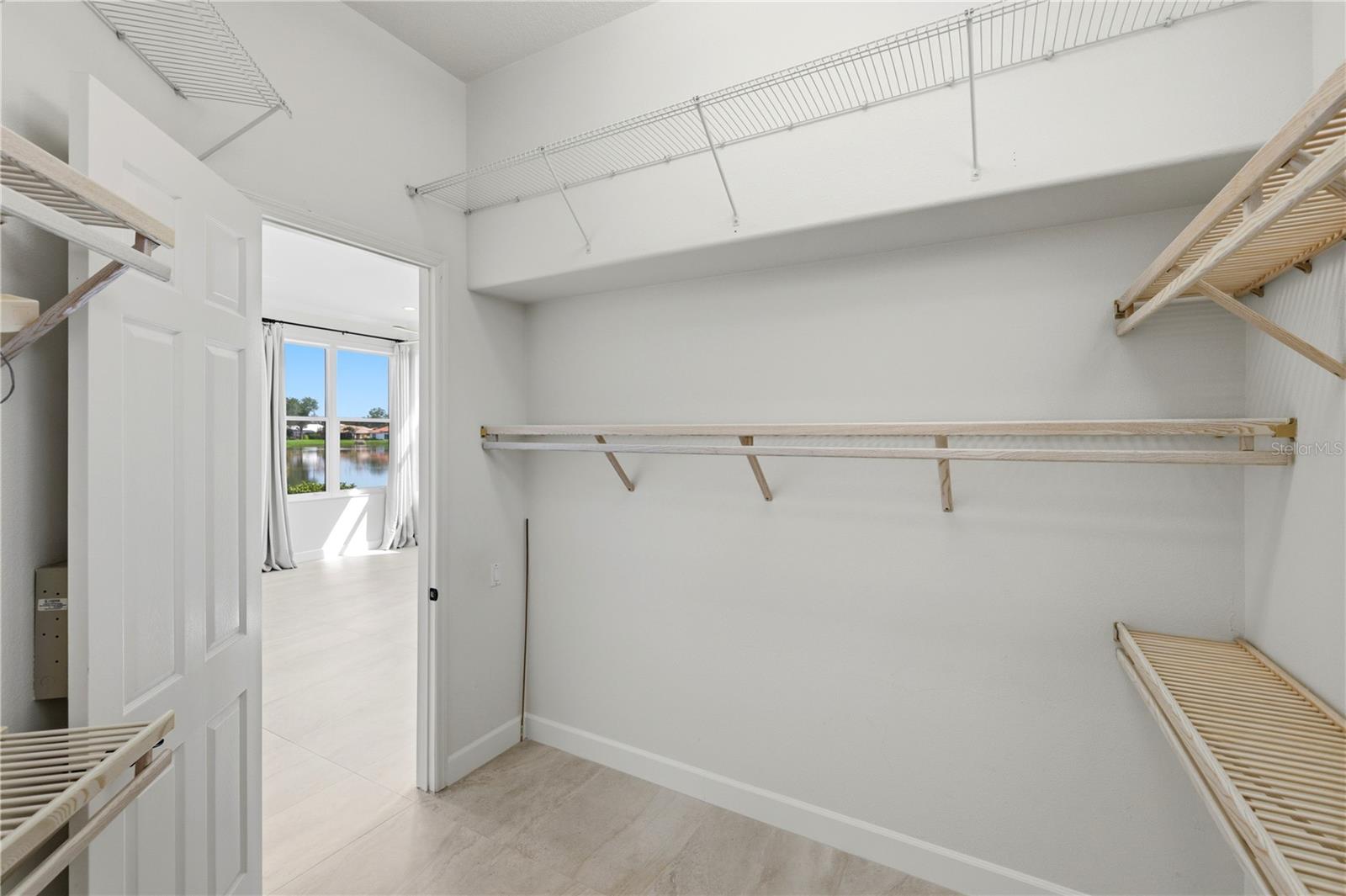 309 S STONE BRIAR CREEK DR — photo 44