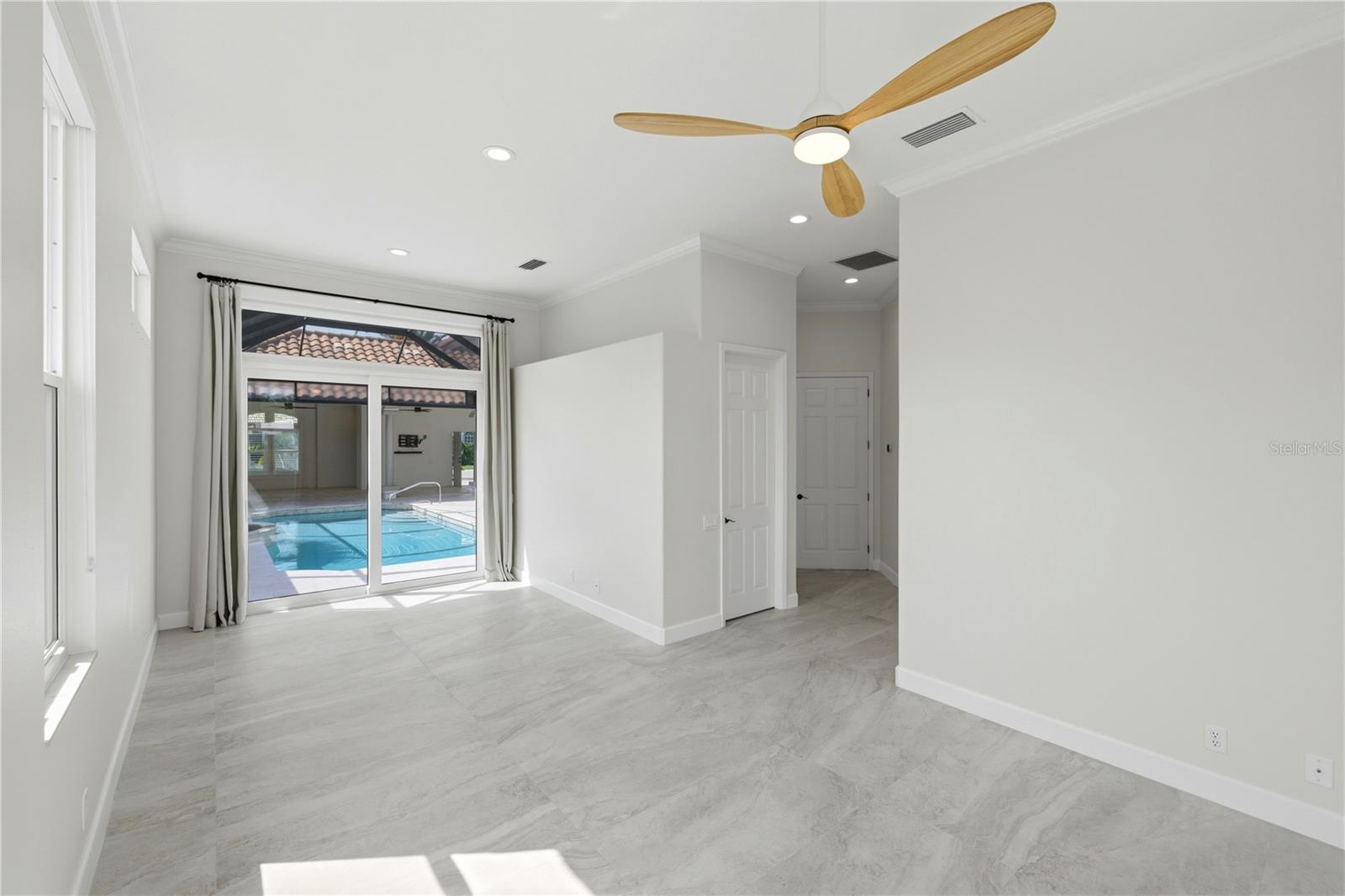309 S STONE BRIAR CREEK DR — photo 48