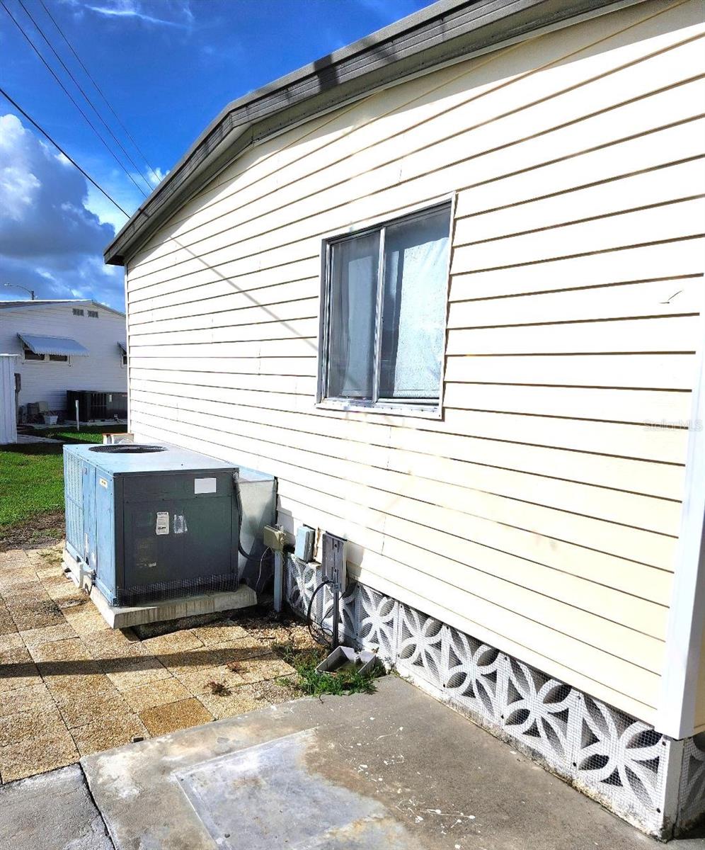 6509 OREGON ST — photo 31