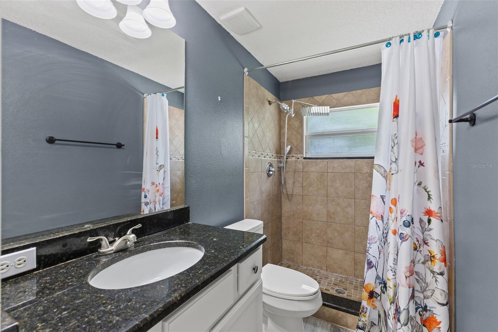 560 ROBIN HILL CIR — photo 25